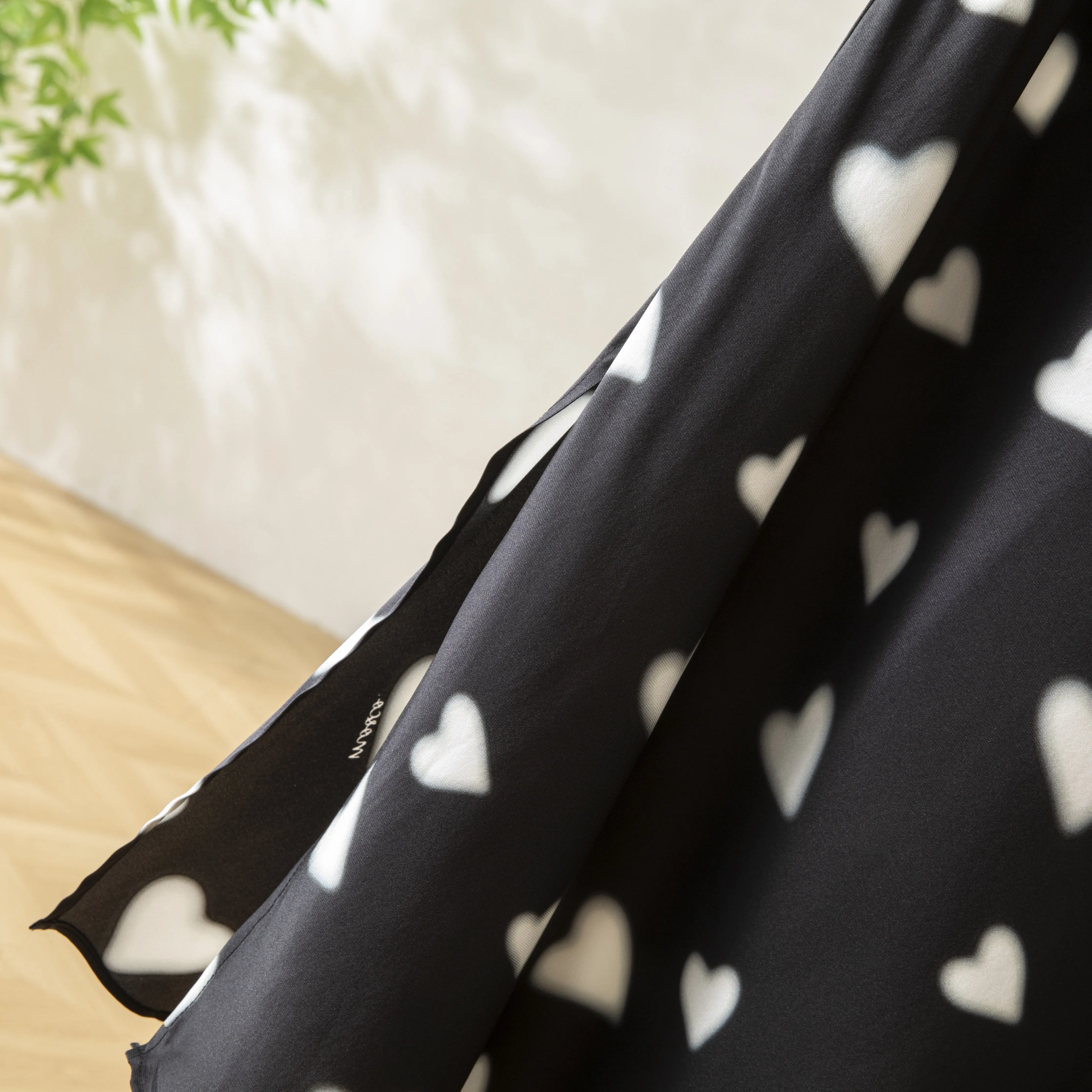 レディースカジュアルウェア ホワイトハートプリント 93%天然桑絹 SangBo サテン 通勤 ハイウエスト Aライン フィッシュテールスカート