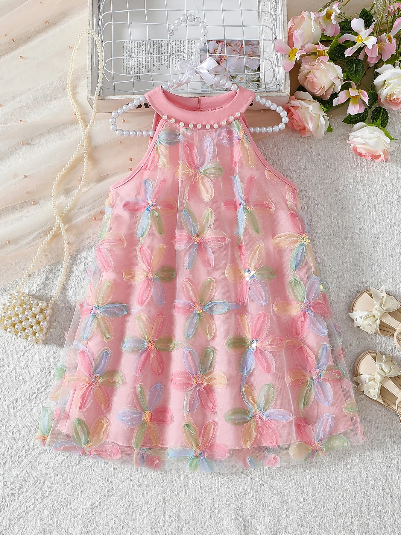 Vestido halter con hombros descubiertos y bordado floral 3D de malla para niña