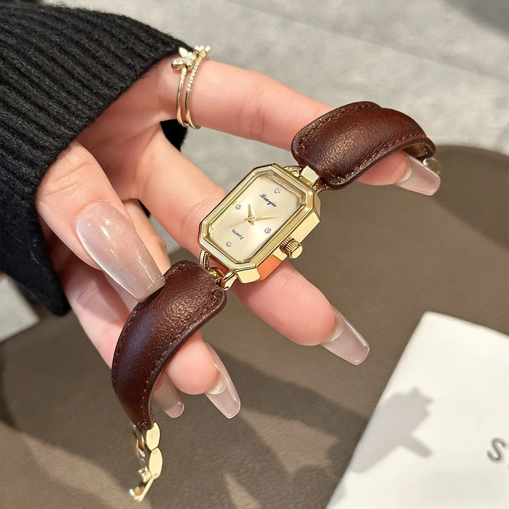 NEW Leather Strap Watches for Women Elegant Precise Quartz Watch Water Resistant Minimalist Wrist Watches Female