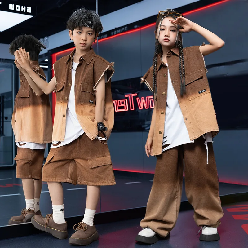 زي رقص للأطفال بدلة رائعة طقم طبول هيب هوب للأولاد طقم شورت بني علوي بدون أكمام