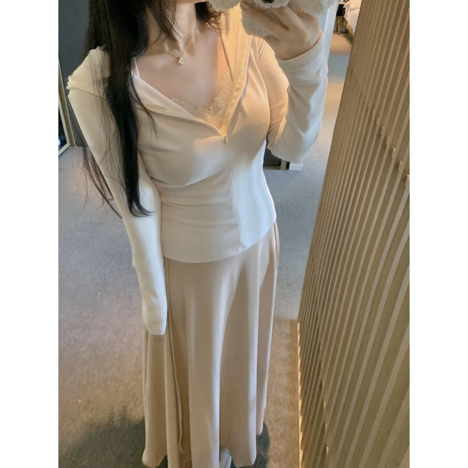 

Comfortable Slim Fit Long Sve Hoodie Base irt Delf Velvet Series Lulu Women's Faion Cotton Polyester Zipper Pure Color