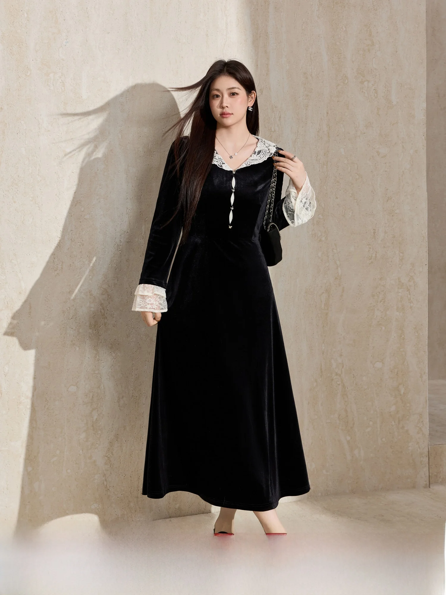 

Blue Language plus Size Women's Lace Patchwork Velvet Warm Dr Slimming Base Layer Outerwear Bla Dr French Sle A-Lin...