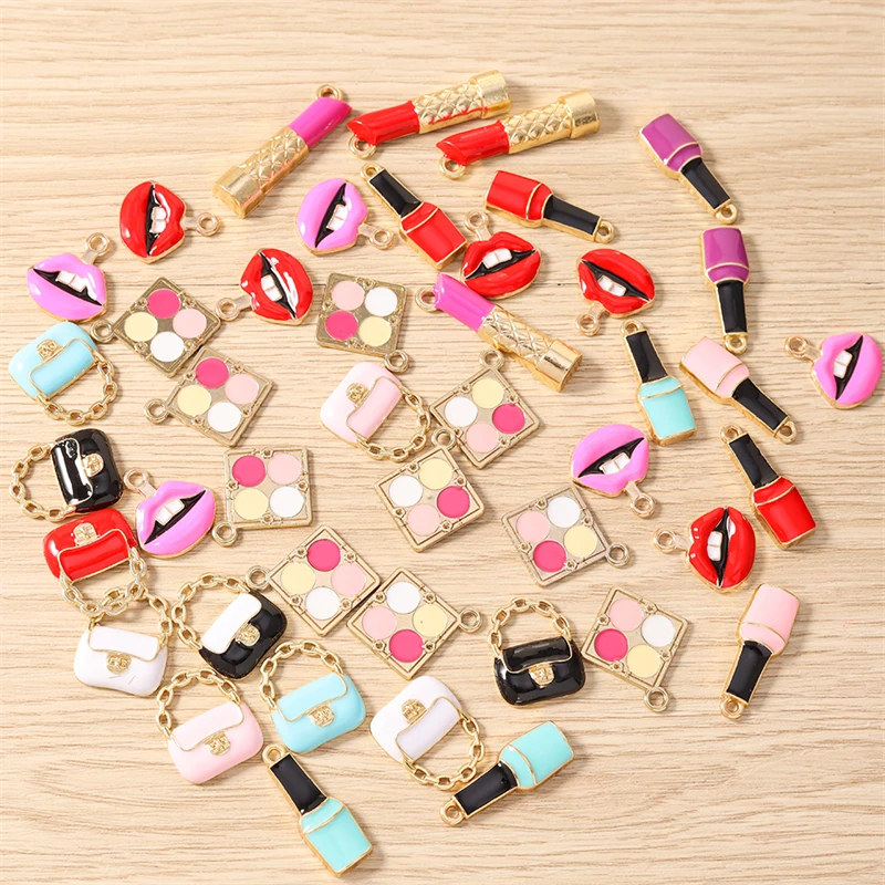 10 Stück Niedliche Emaille-Anhänger in Verschiedenen Formen (Tasche, Lippenstift, Make-up) für Schmuckherstellung, Halsketten, Ohrringe, Armbänder, DIY-Bastelzubehör – Detail 3