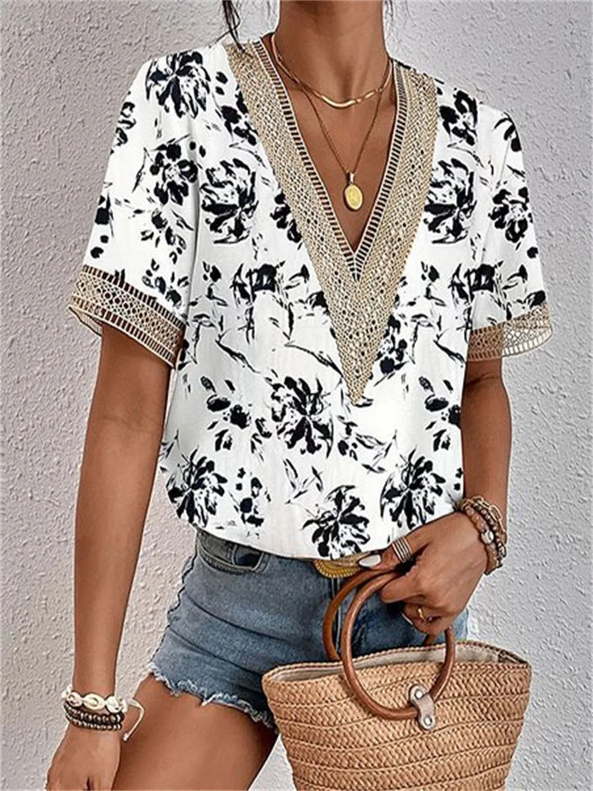 

2024 Women's V-Neck Lace Blouse Loose Fit Office Casual Short Sleeve Shirt Spring Summer Chic Workwear Tops