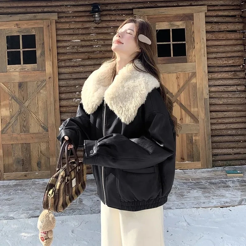 

New Vintage Winter Leather Jacket Womens Black Biker Coat Female Windbreak 2026 Lamb Fur Collar Thick Jackets