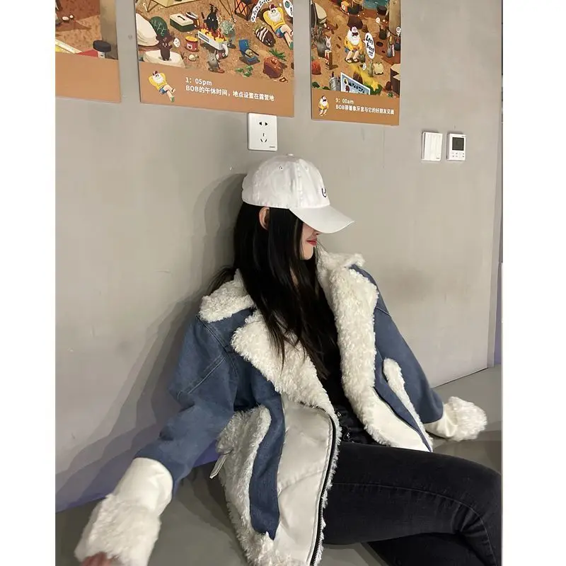 New Autumn Winter Collection Women Faux Lambskin Coat Thickened Lapels Loose Versatile Features Short Stylish Coat Fur One Piece