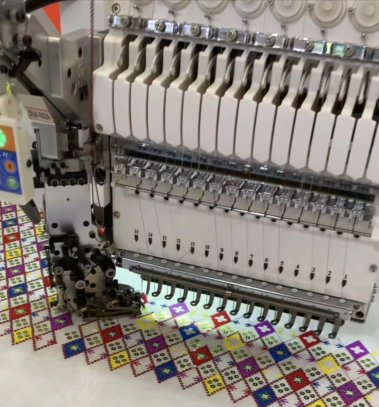 Single Head Sequin Embroidery Machine Computerized with 12/15 Needle Mt 1501 High-accuracy Multi Functional Factory Direct