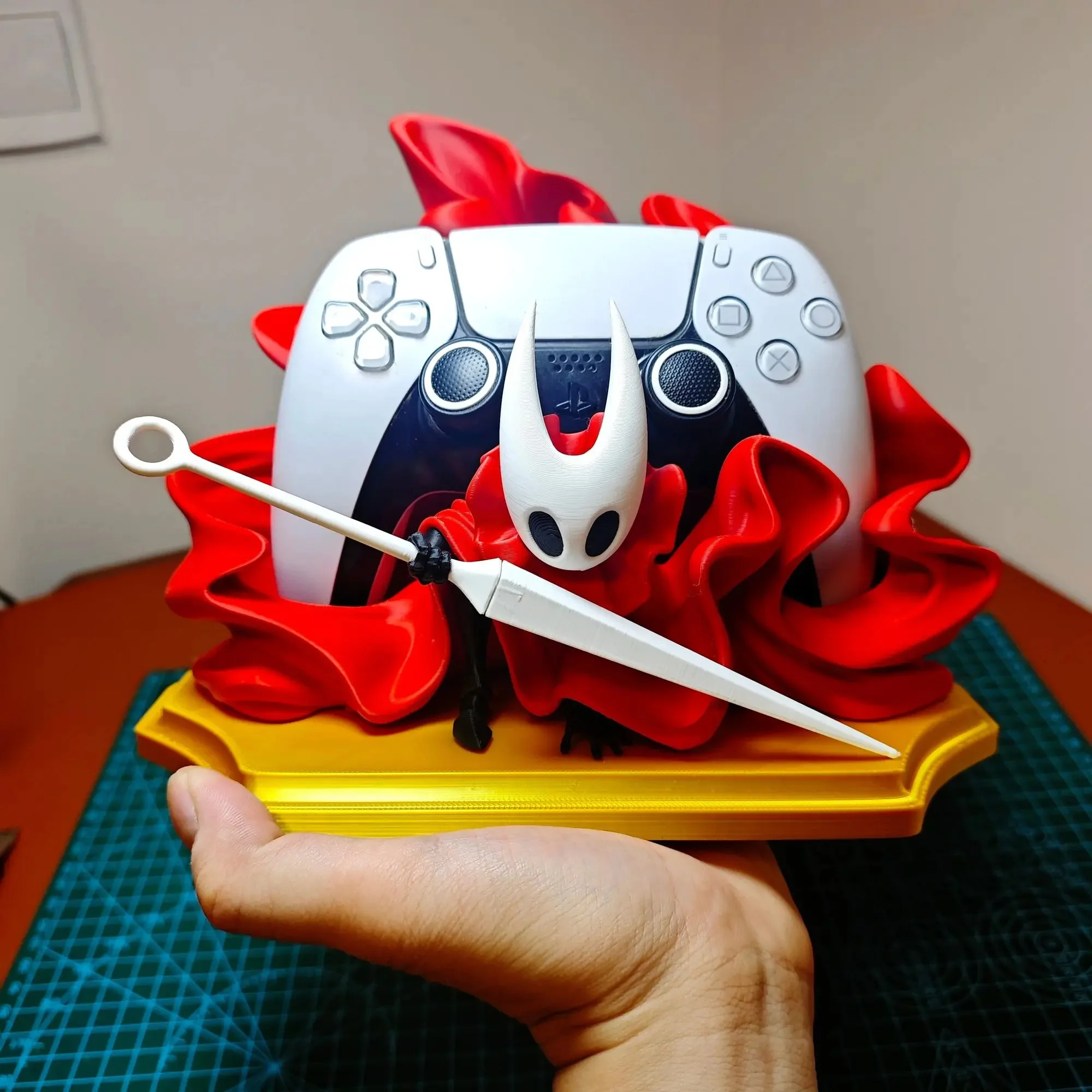 3D Printed Hollowed Knights Silksonged Gamepad Holder Hornet Controller Stand Desk Display Base Figurine, Gamer Room Decor Gift