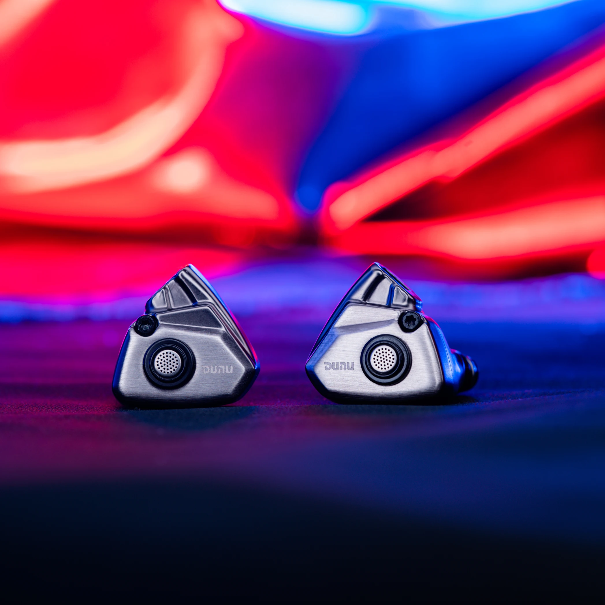 DUNU TITAN S In-ear Earphone IEM 11mm Dynamic Hifi Music Monitor Earbuds 0.78mm High-purity Silver-plated Copper Cable Earphones