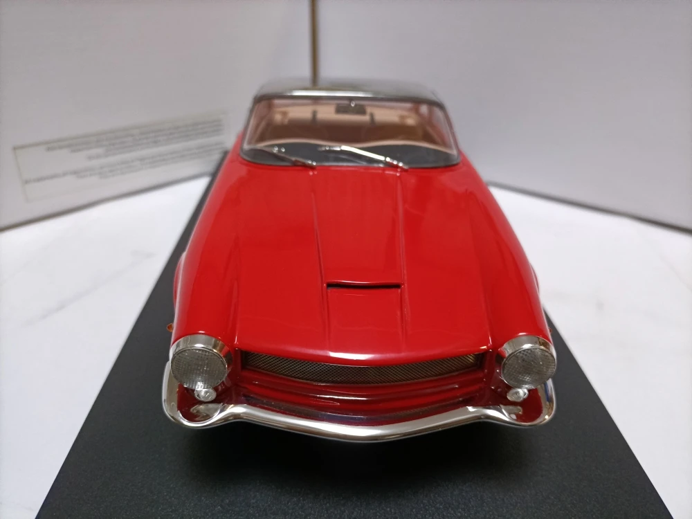 Matrix 1:18 250GT Berlinetta SWB สีแดง/เงินรถโบราณจําลอง Limited Edition เรซิ่นโลหะ Static รถของเล่นของขวัญ