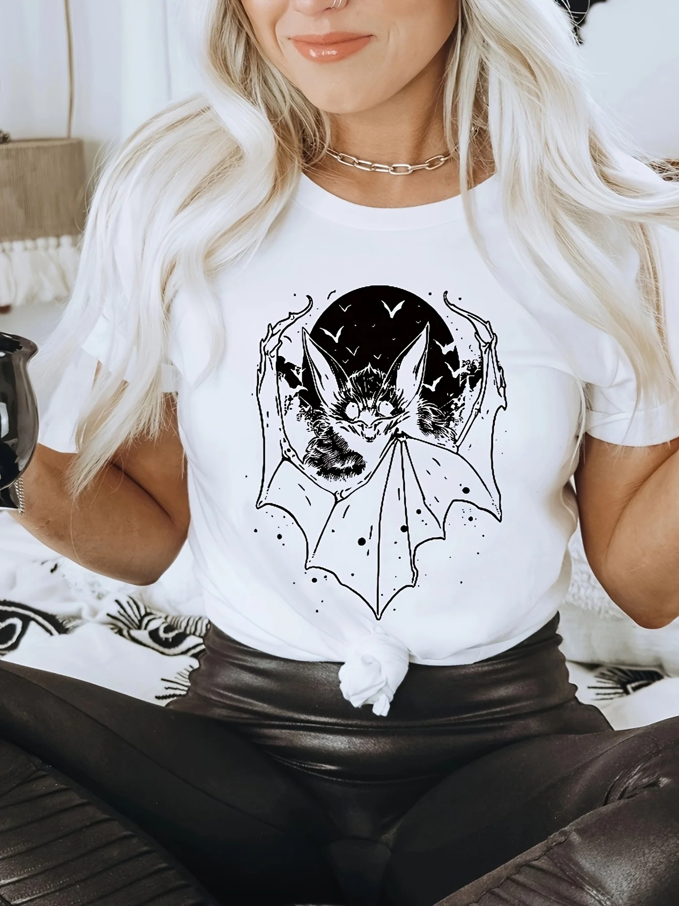 Gothic Bat Graphic T-shirt voor dames - Zwart casual T-shirt met ronde hals en uniek vleermuisontwerp, hoge stretchstof, perfect