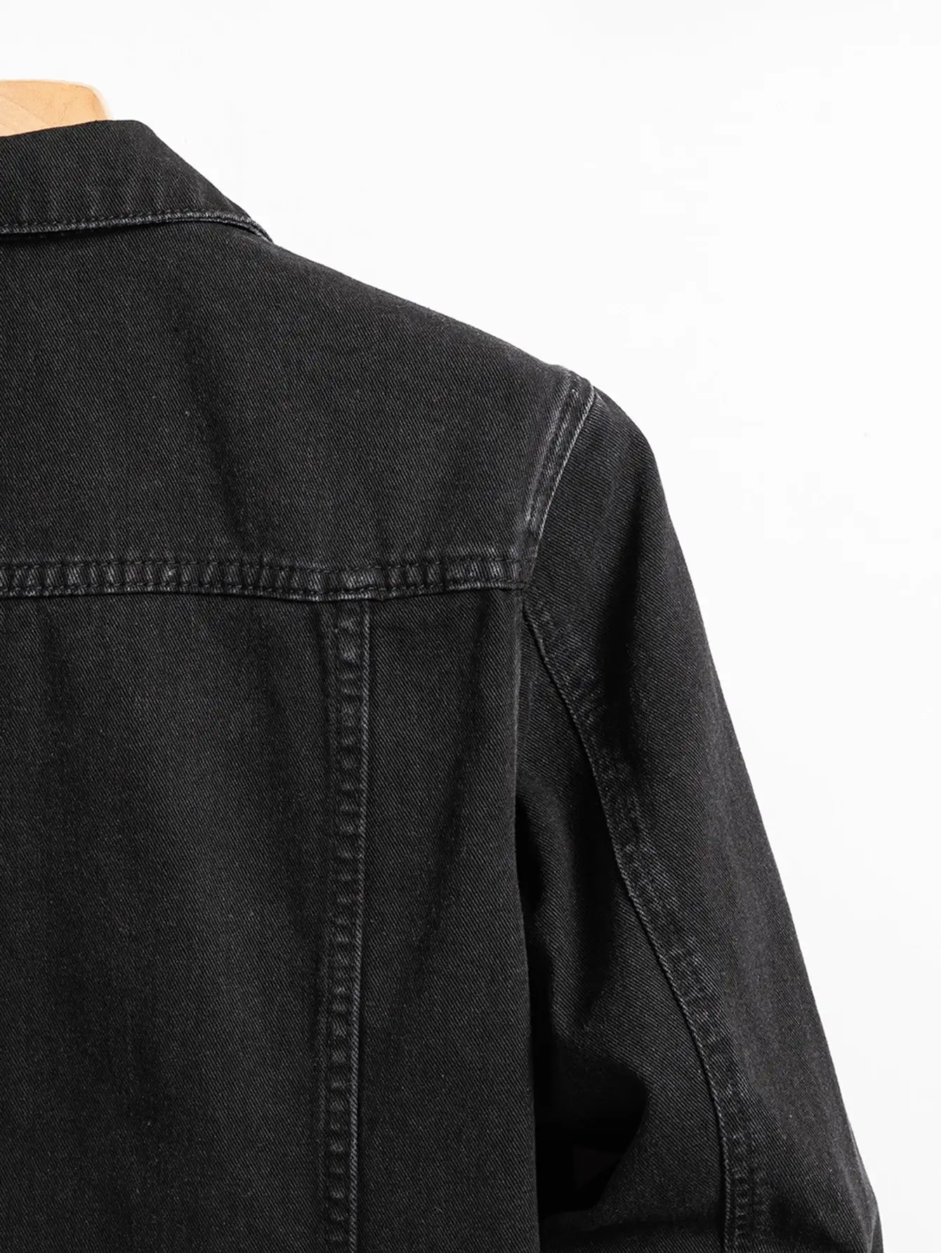 Men's Denim Jacket for Spring and Autumn. Black-Collar Denim Coat. Suitable for Daily Casual Wear. Stylish, Simple and Trendy. 11 S5bce822ceaf24d5481e72ad093c0bb05s