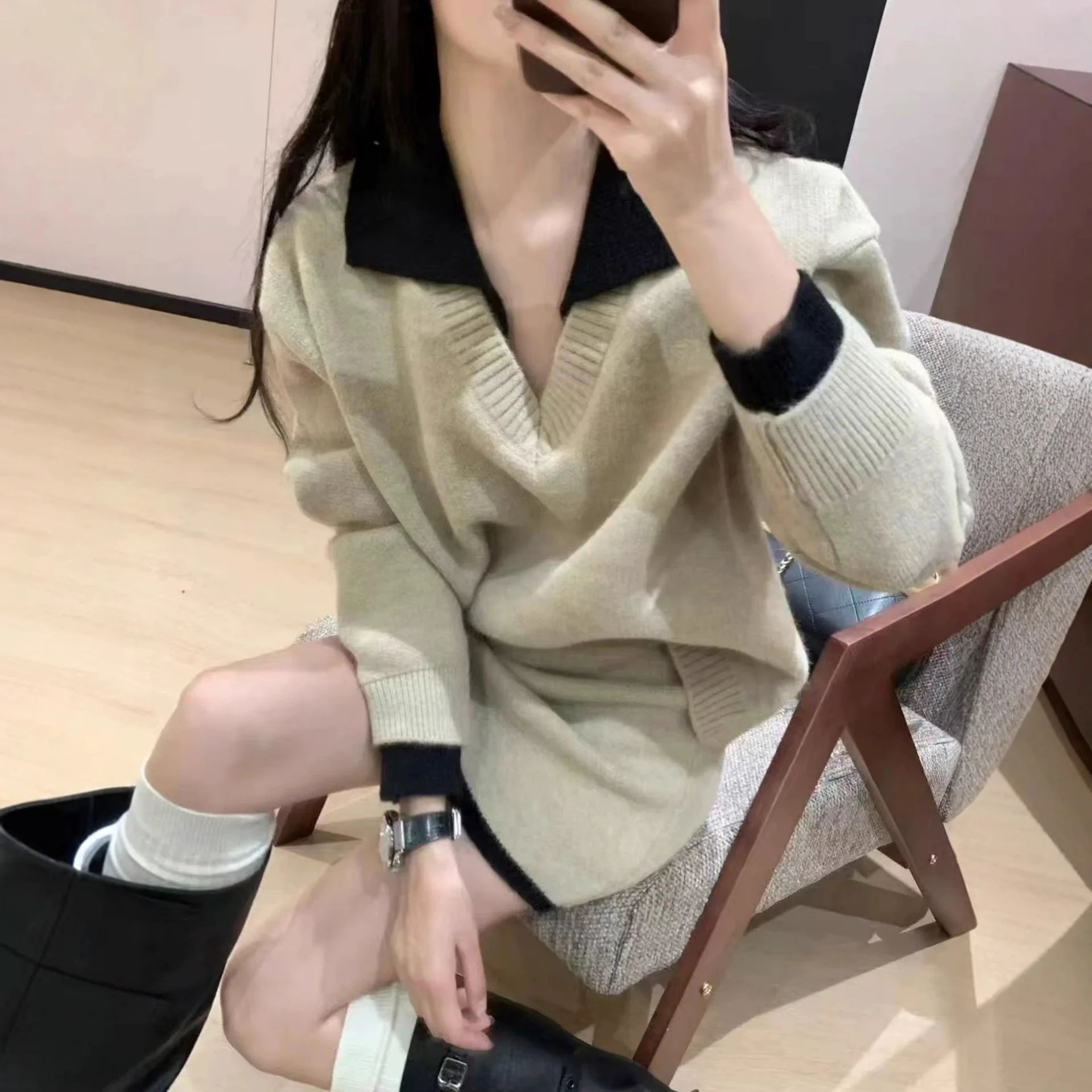 

Elegant Spliced Knitted Set Women's Loose Fit Autumn Winter New Style Casual Loose Sweater Short Skirt Two Piece Set