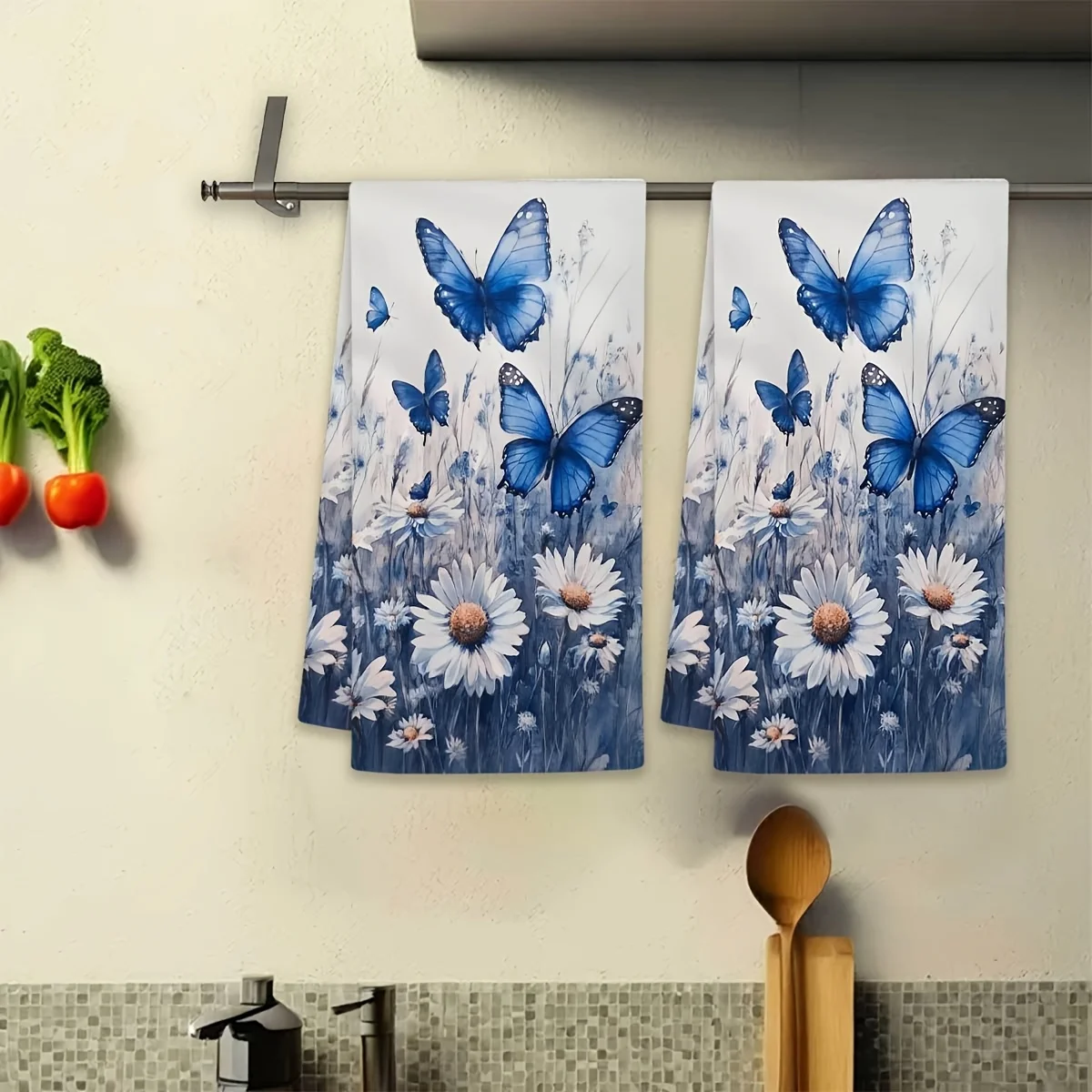2-Piece bathroom hand towel blue butterfly daisy pattern kitchen towel set, absorbent dish towel
