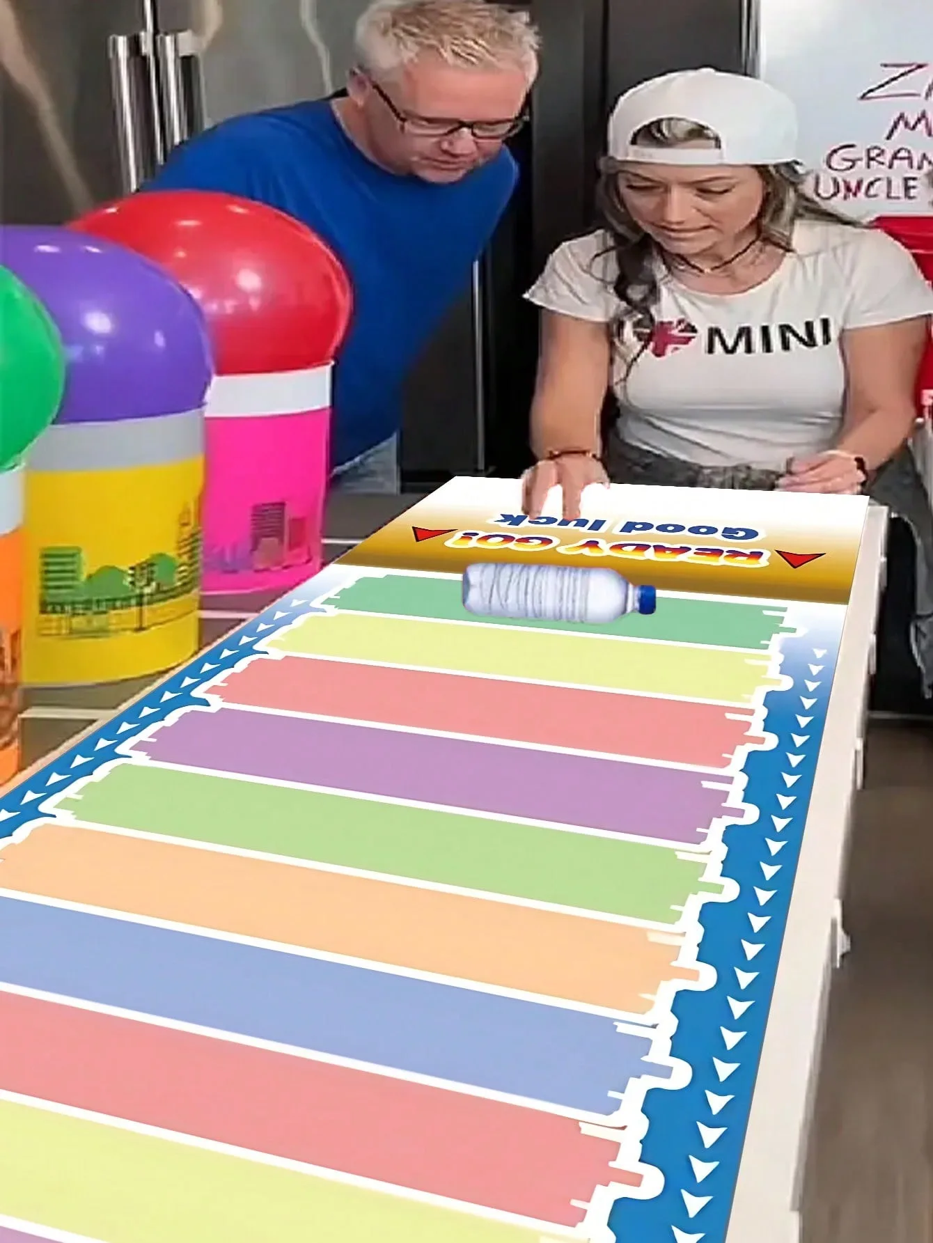 Regenbogen-Emoji-Flaschenrollenspiel Tischläufer Beschreibbar Belohnung Bestrafung Karneval Junggesellinnenabschied Interaktives Spiel Dekorationszubehör – Detail 3
