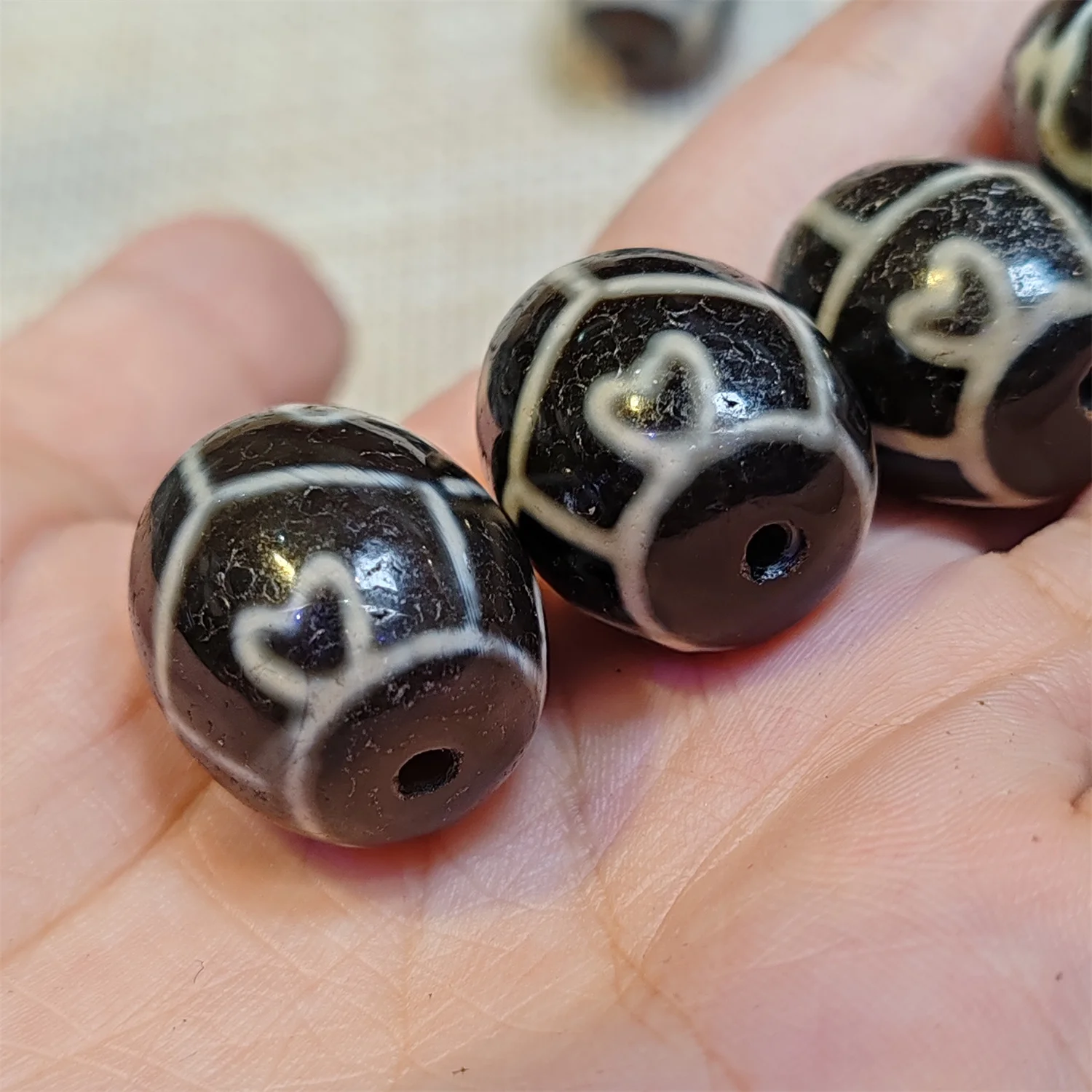 1pcs/lot Natural Old Agate Dzi Black and white Dalo Treasure bottle tortoise shell lotus 22×18mm diy Bracelet Necklace taki 4
