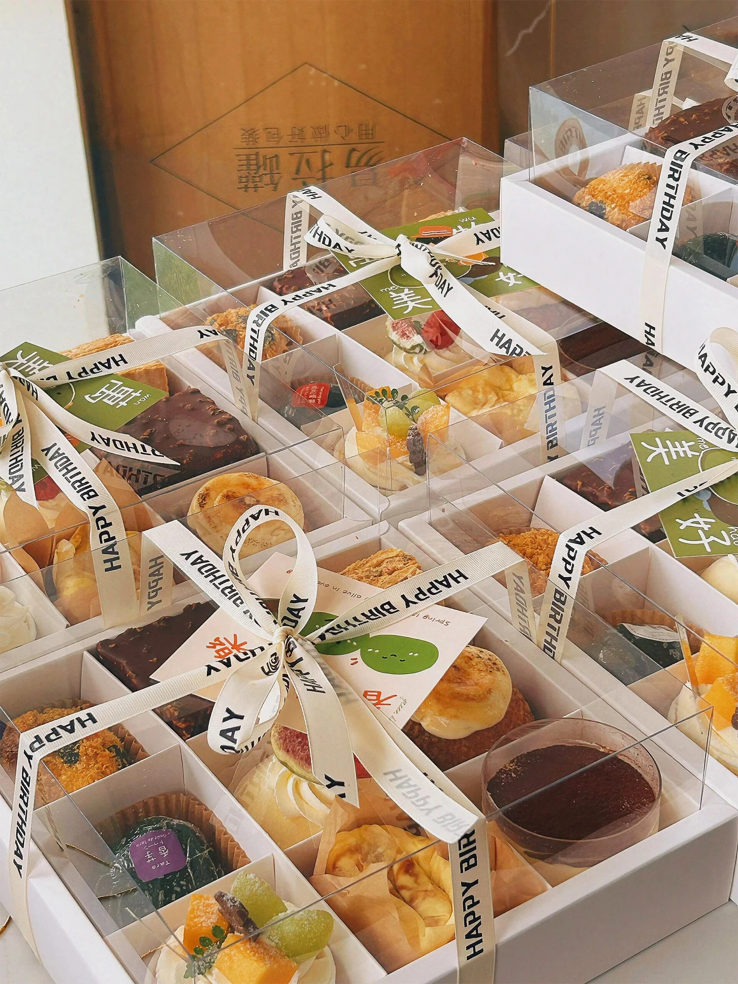 

Sweet Dert Box 4/6/9 Paaging Krt Paper Box Mousse Cup Cake Pastry Picnic Paing Box Small Western Pastry Box