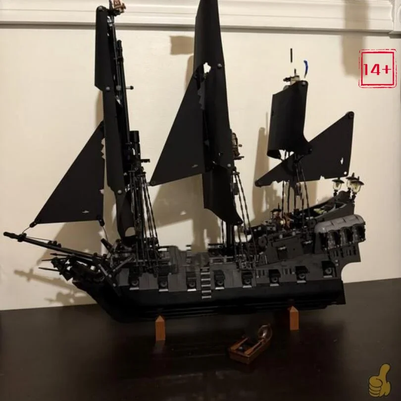 Image of Black Pearl Piratenschiff 40365 Fluch der Karibik Kapitän Jack Sparrow Kleinteilige Bausteine für Erwachsene Sammler