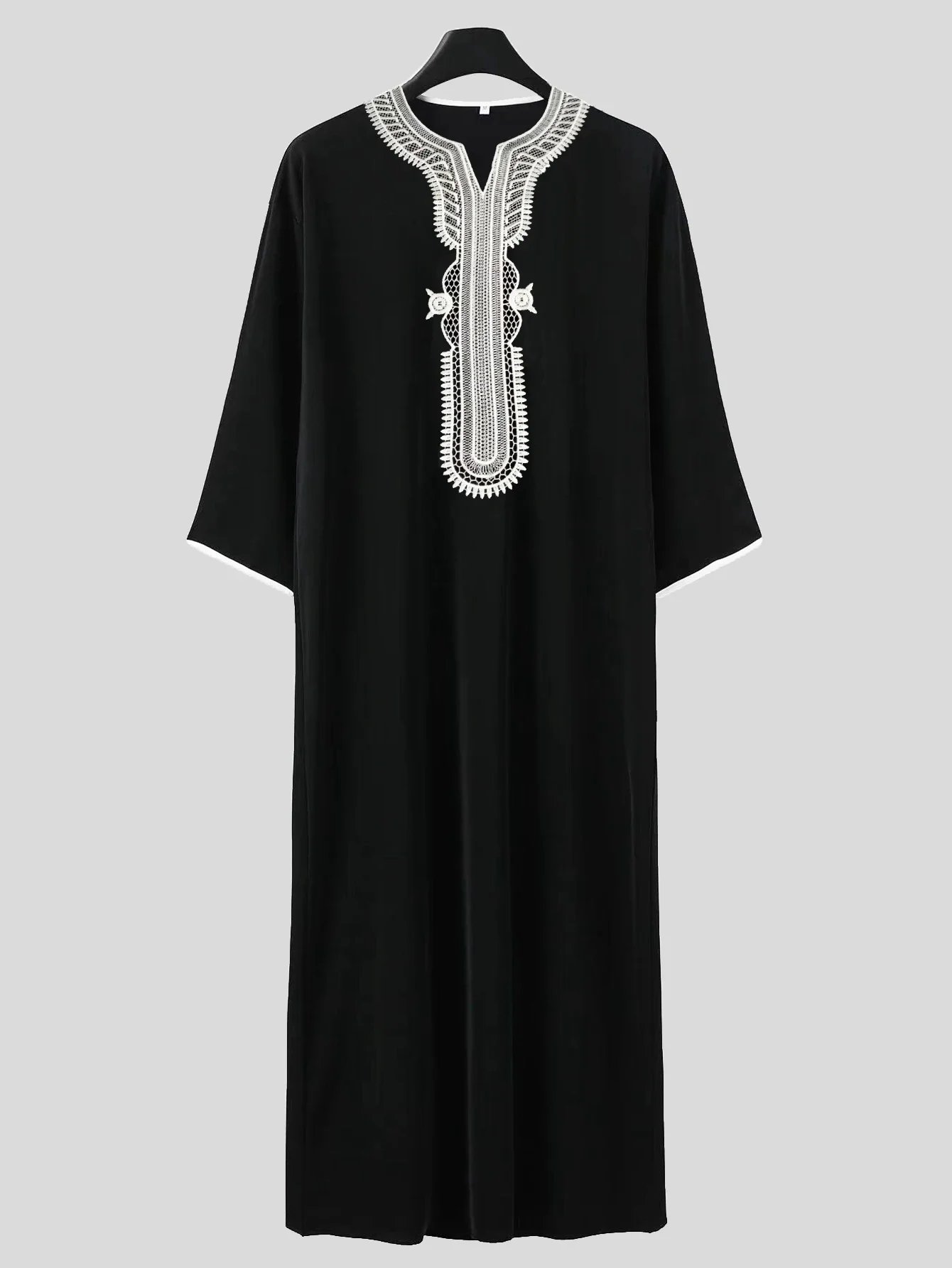 

Men's Luxury Black Bisht Robe - Elegant Embroidered Muslim Thobe, Formal Arabic Kaftan for Wedding & Eid