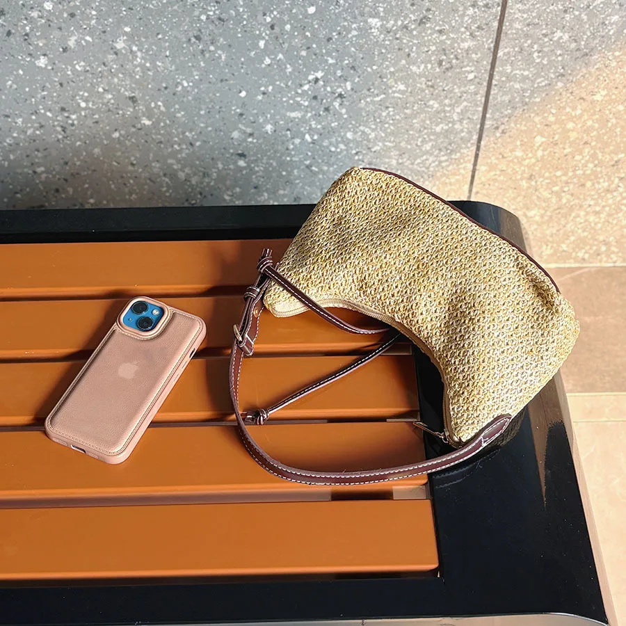 Vintage Woven Underarm Bag Splicing Straw Brown Leather Slack Atmosphere Commuter Vacation Shoulder Tote Bag - view 3