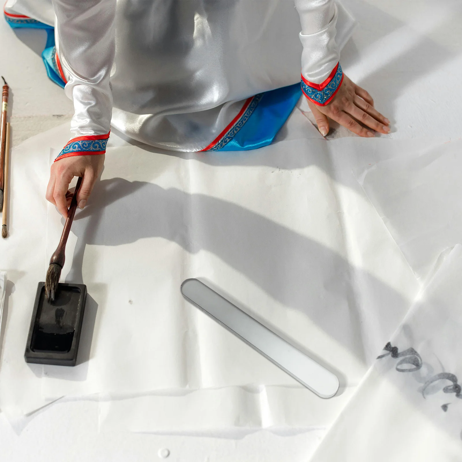 

Glass Chinese Calligraphy Paperweight Clear Durable Rectangular Paperweight Holds Brushes Keeps Paper Flat for Chinese