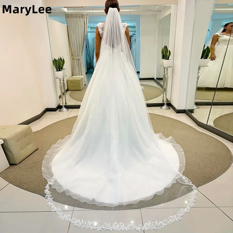 

Customized Lace Edge Bridal Veil 1 Tier Soft Tulle Long Wedding Veil with Comb Floral Appliques Bride Veil for Women
