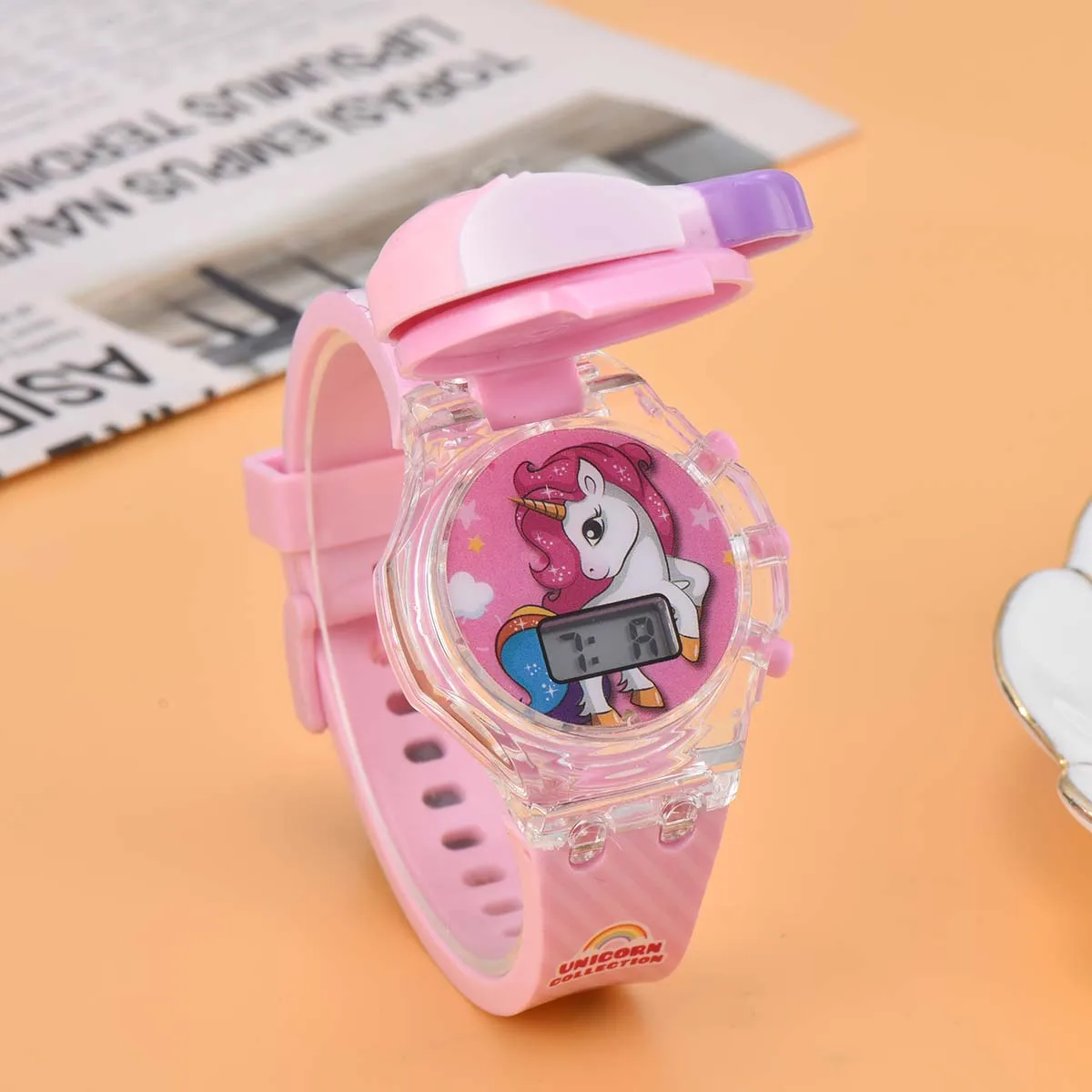 Jam tangan kuda pelangi menyala Musik Flip trendi, jam tangan Unicorn kartun populer, hadiah untuk anak laki-laki dan perempuan