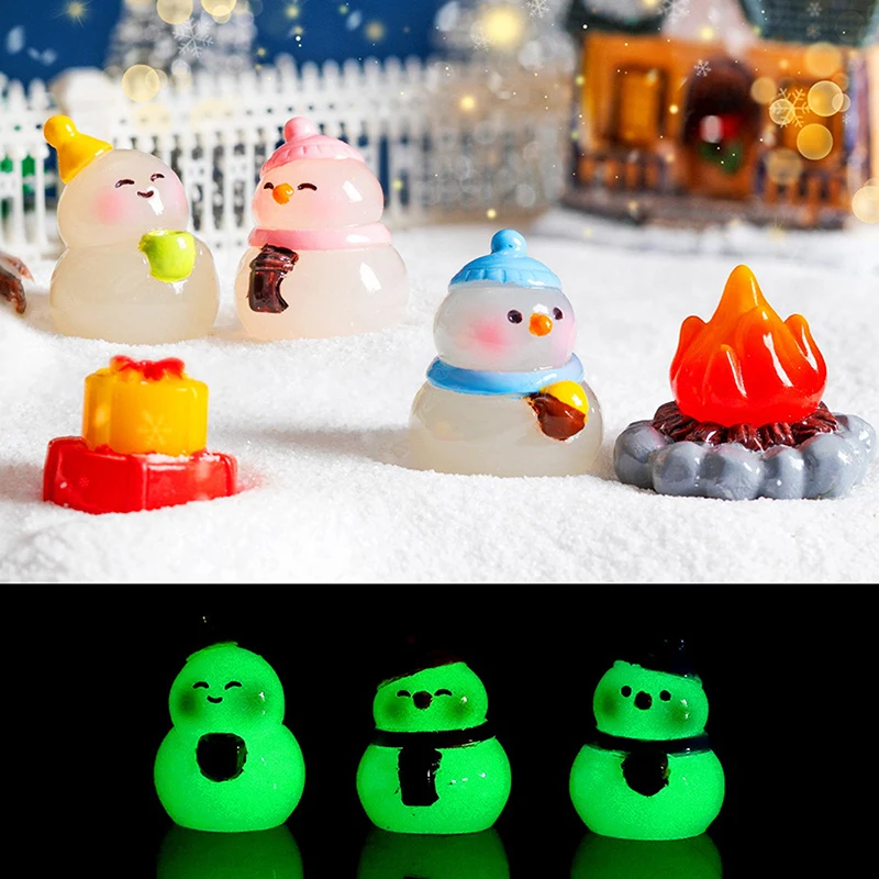 1PC DIY ตุ๊กตาตกแต่ง MINI Luminous เรซิ่นคริสต์มาสน่ารัก Bonfire Snowman เครื่องประดับ GLOW In The Dark Miniature รูป