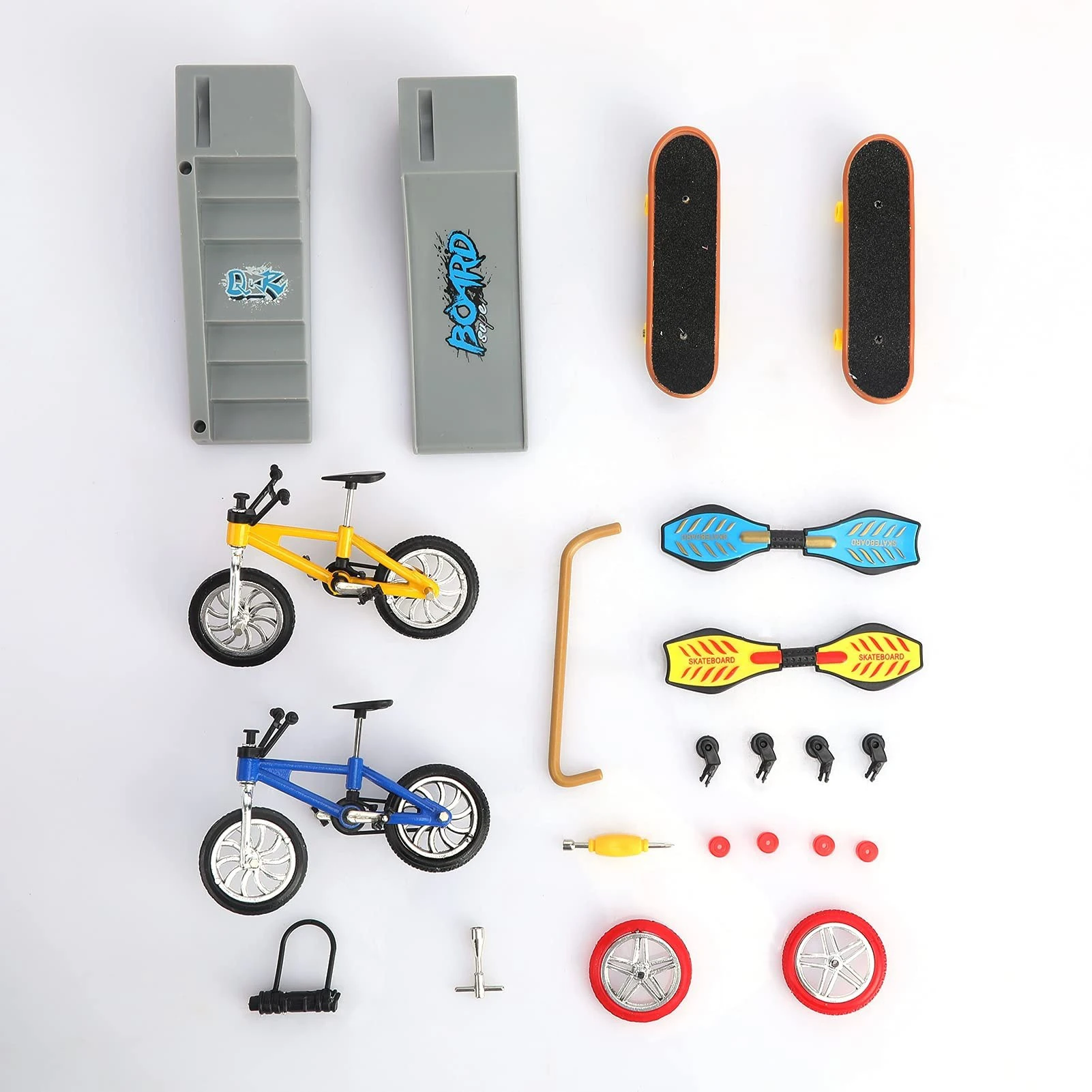 トレーニングスケートパークキット、2つのバイク、2つのフィンガースケートボード、2つのキャスターボード交換用ホイール