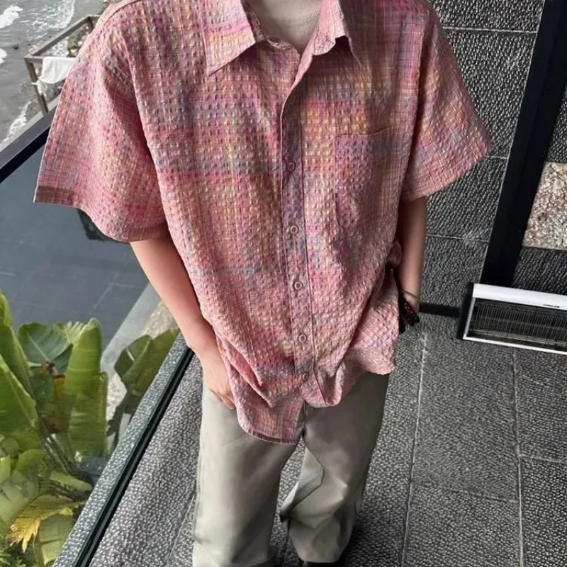 

Men's Casual Loose Fit Short Sleeve Shirt Rainbow Gradient Plaid Texture Breathable Lapel Button Down Summer Streetwear Top