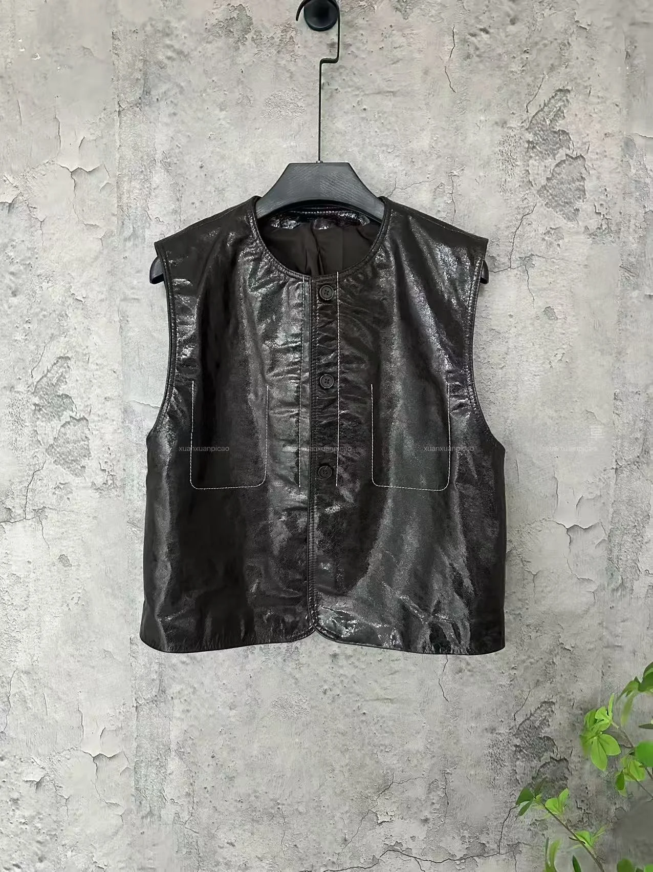 

2025 New Women's Genuine Leather Vest ort Sle Slim Fit Trendy No Sve Outerwear Faionable Animal Pattern Commute Sle
