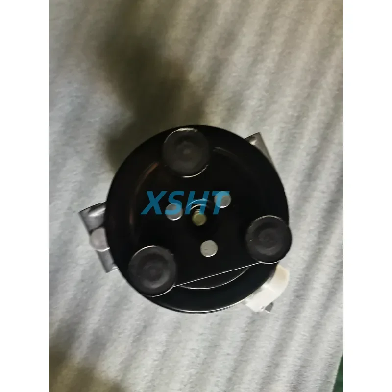 2026 SHACMAN Heavy-Duty Truck Spare Parts DZ13241845033 Air Conditioning Compressor - High-Quality
