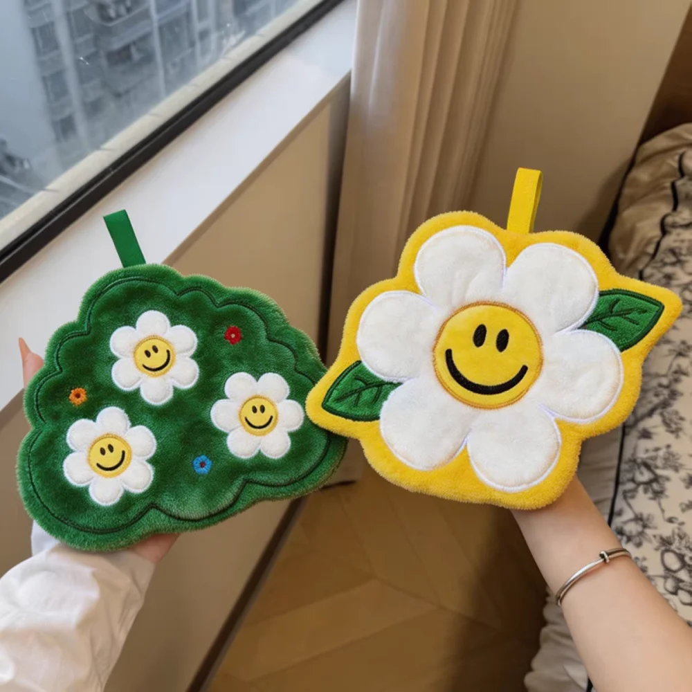 Cute hand towel coral velvet super absorbent quick drying kitchen and bathroom wiping cloth cartoon home decoration