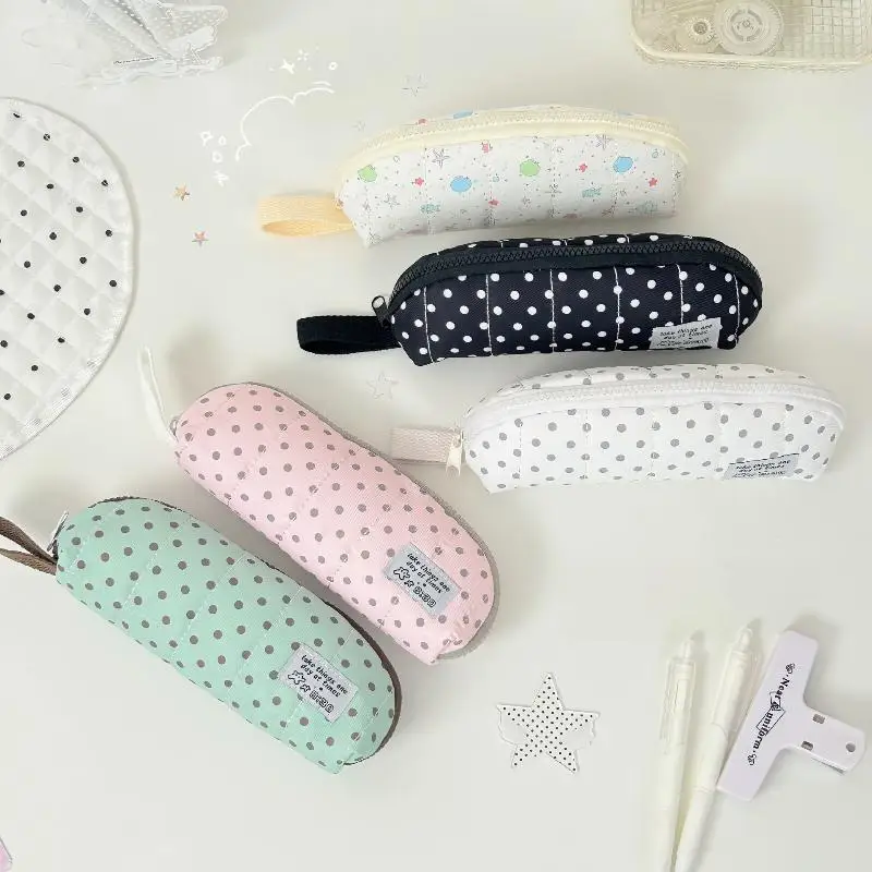 Ästhetisches, mit Punkten versehenes, tragbares Stifteetui im koreanischen Stil, großes Fassungsvermögen, ideal als Schreibwaren-Organizer für Schüler. – Detail 3
