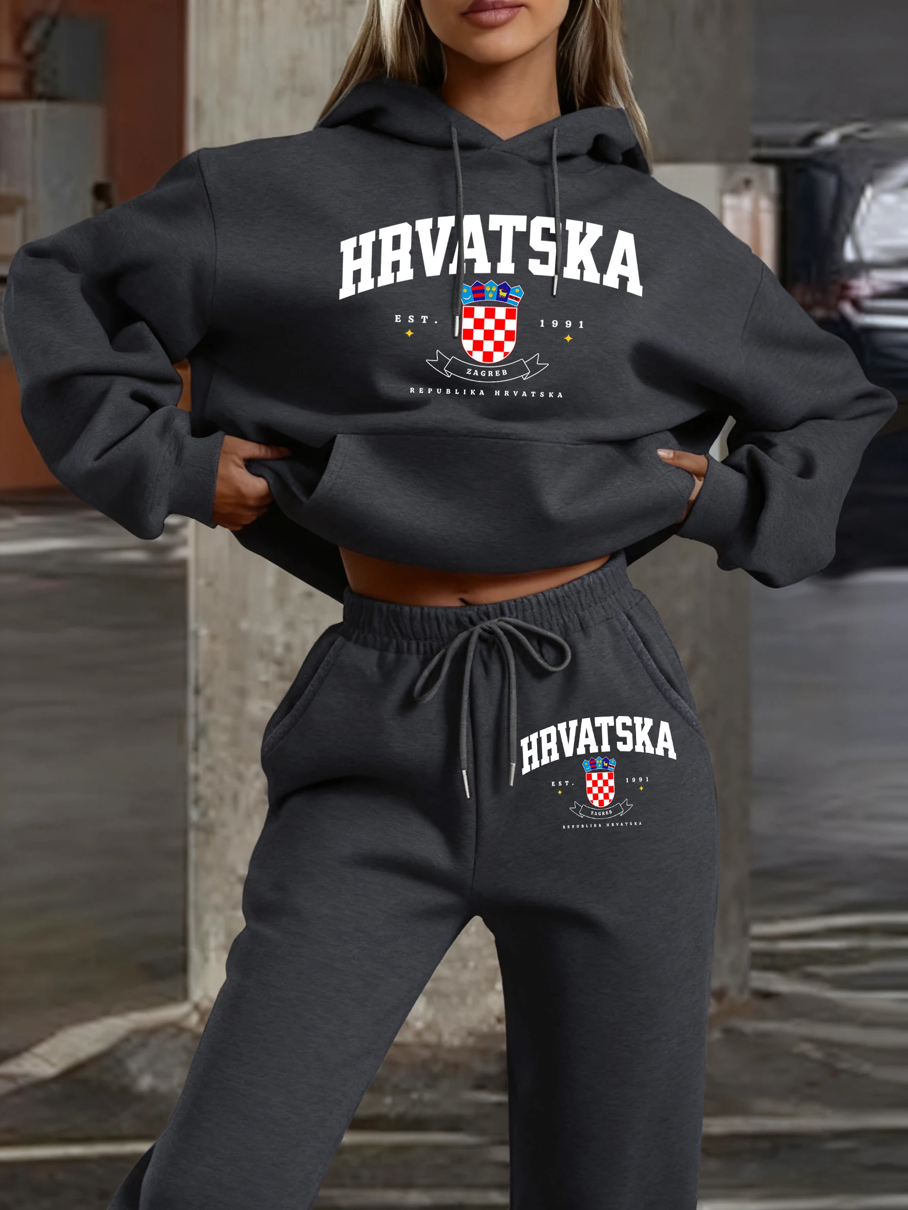 جمهورية Hrvatska Zagreb رسالة نمط هوديي امرأة الخريف الصوف Sweatpants الرياضة الشارع 2 قطعة مجموعة جيب عارضة البلوز