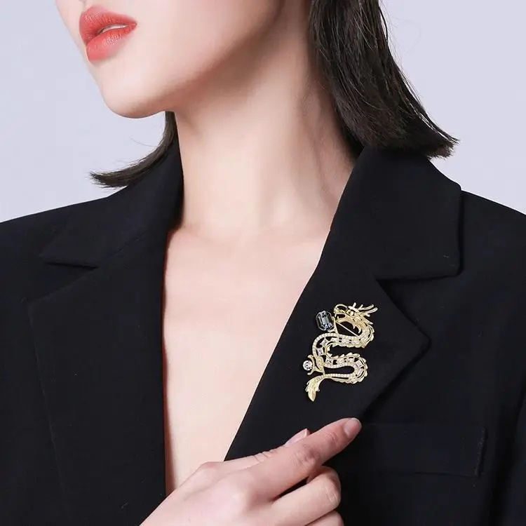 Original National Style Retro Three-Dimensional Zodiac Dragon Year Brooch Copper-Plated Gold Inlaid Zircon Pin Pearl Corsage