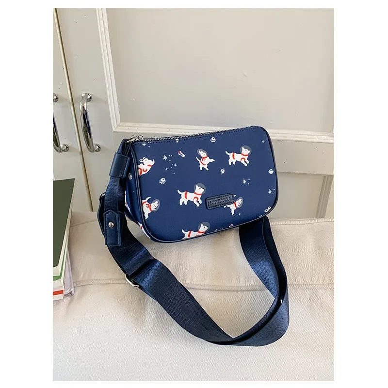 

Luxury Minimalist Messenger Bag For Women Featuring Elegant Vintage Solid Color And Large Capacity Designer Paris Fashion