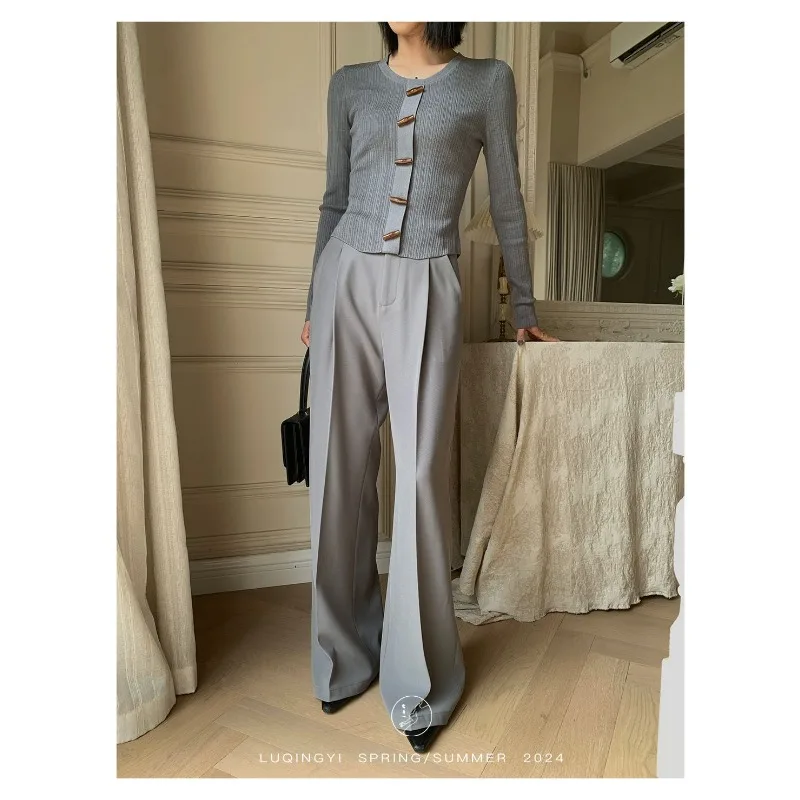 بلوفر برقبة دائرية وأزرار وأكمام طويلة بلون سادة، سترة محبوكة كاجوال أنيقة