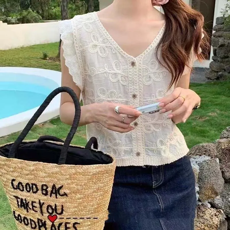 Boring Honey French Style V-Neck Embroidery Lace Vest Women Summer Short Sleeveless Cami Top Fashion Casual Outerwear Tank Blous