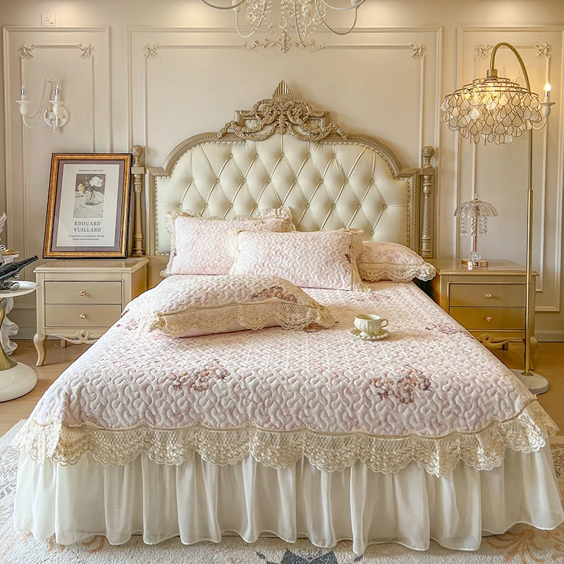 

3/5Pcs Luxury Butterfly Prints Velvet Fleece Lace Ruffles Quilted Bedspread, Mattress Cover, Bed Skirt, Bed Sheet, Pillowcases