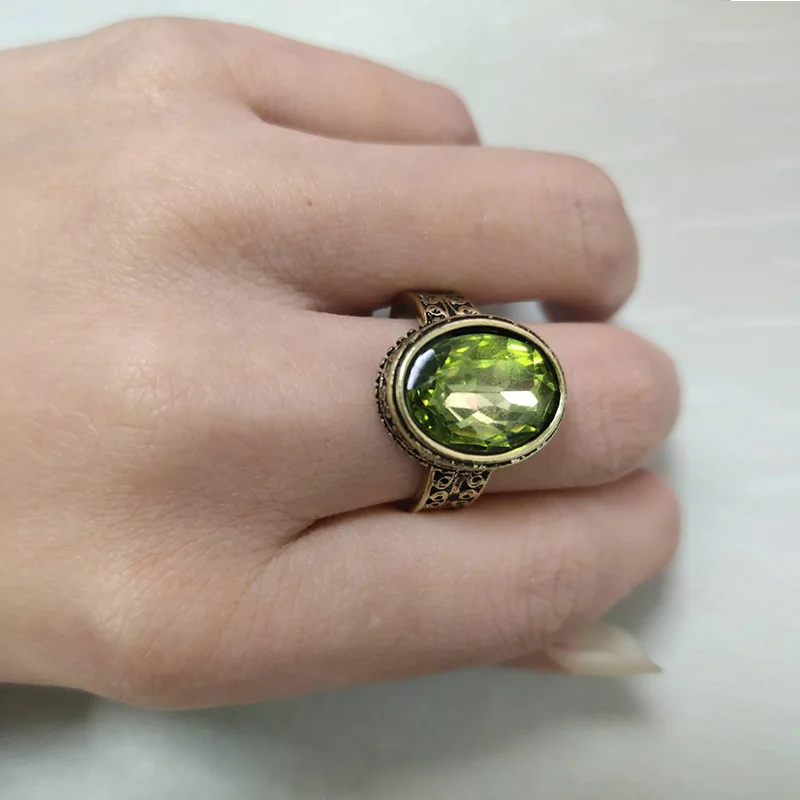 Vintage Peridot Green Zircon Rings for Women Carved Flower Pattern Ring Fashion Creative Design Handmade Wedding Party Jewelry