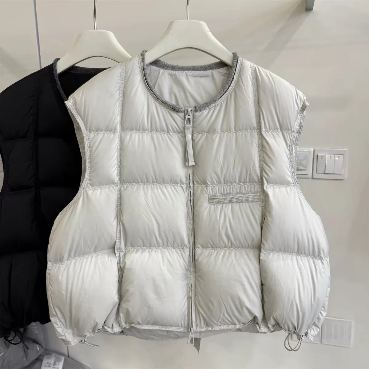 2026 New Cotton-padded Vest Women Sleeveless Thicke Warm Vest Jacket Versatile Korean Curly Hair Crew Neck Vest Female Waistcoat