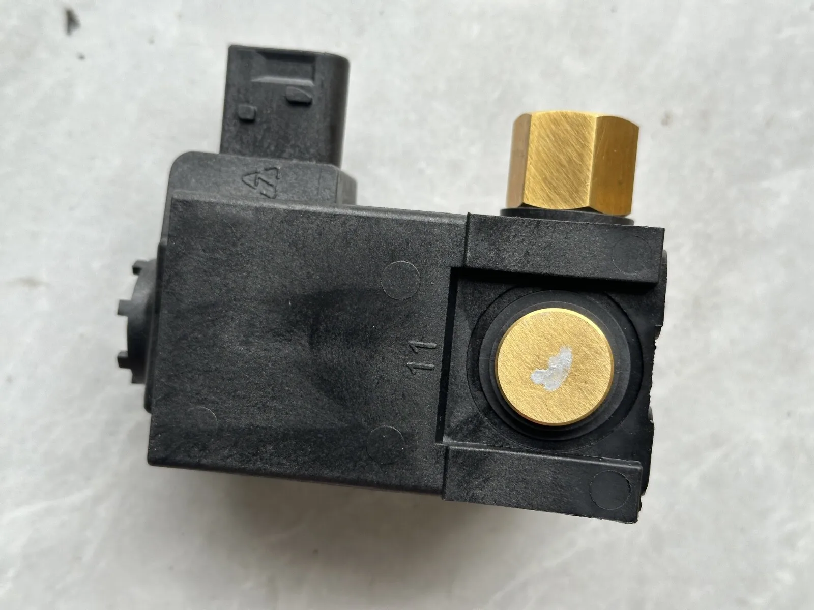 

FOR ISUZU GIGA TRUCK SOLENOID VALVE