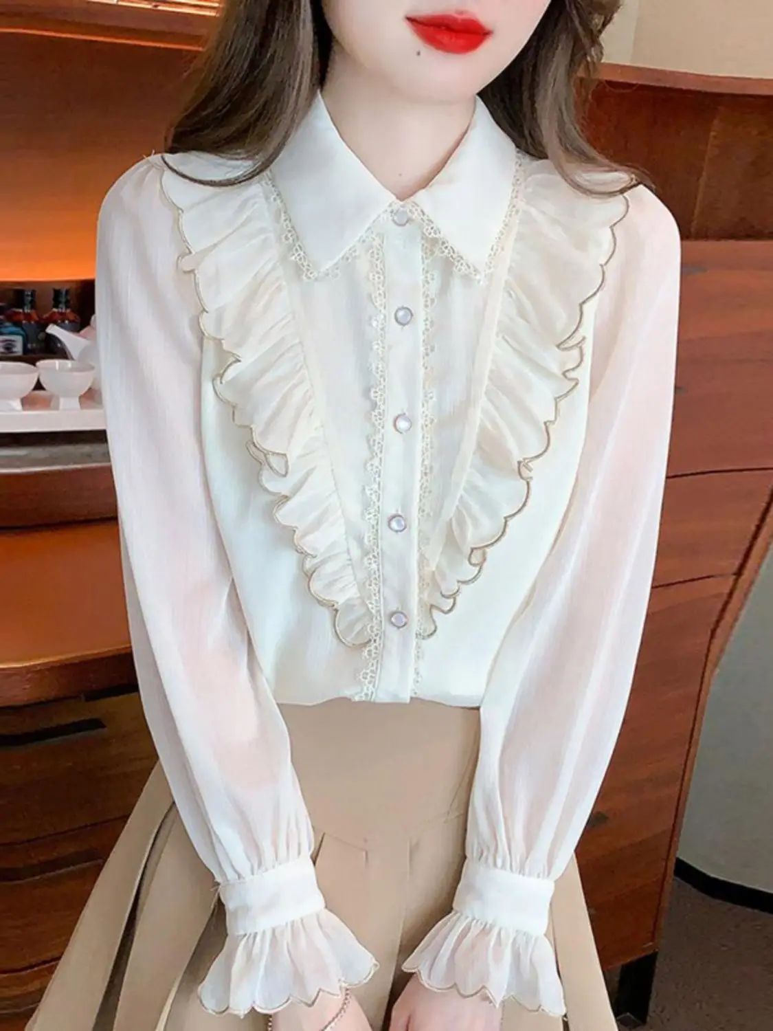 French Retro Palace Style Lotus Leaf Edge Shirt for Women with a Niche and Unique Design Long Sleeved Shirt