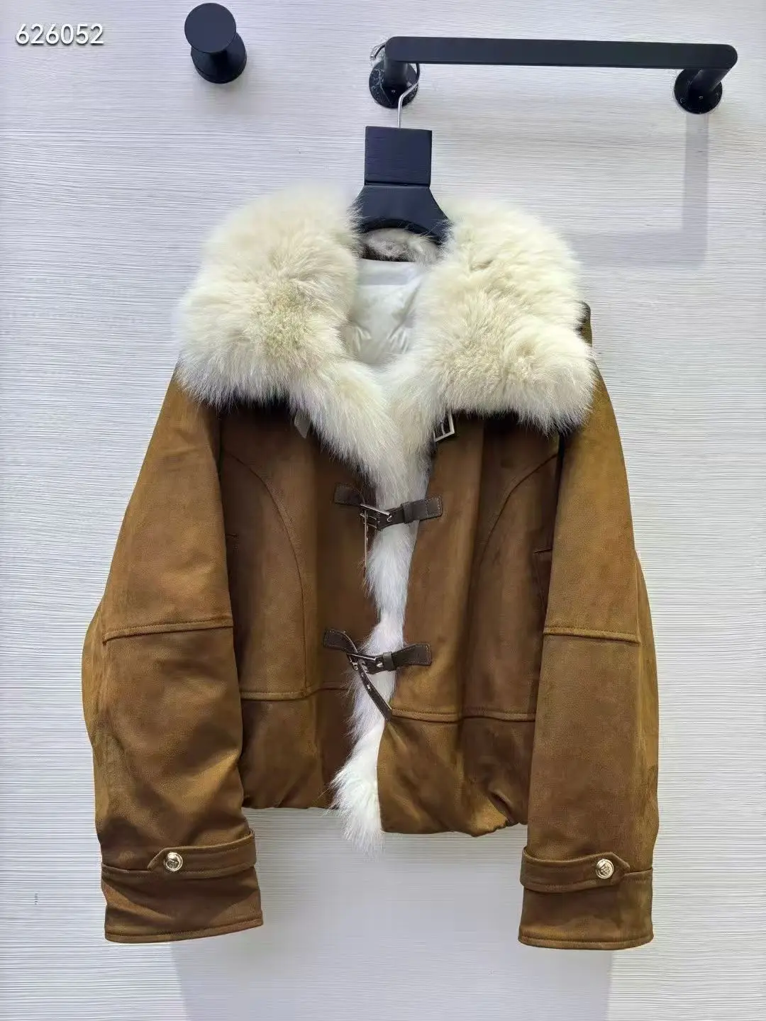 

Зимняя новая элегантная и модная теплая и красивая подол с эластичным дизайном, одежда из гусиного пуха из лисьего меха для женщин