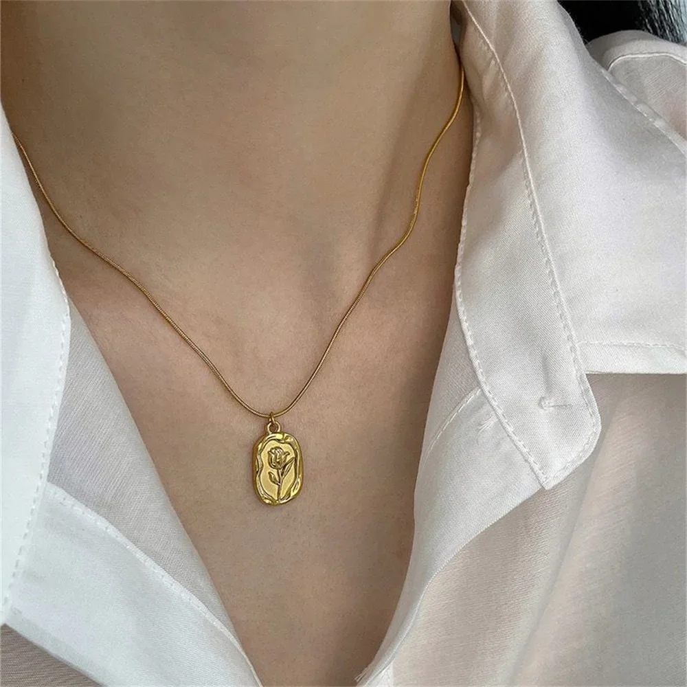 Fashion Boho Gold-plate Alloy Snake Chain Geometric Rose Pendant Female Necklace For Women Vintage Simple Choker Jewelry Gift