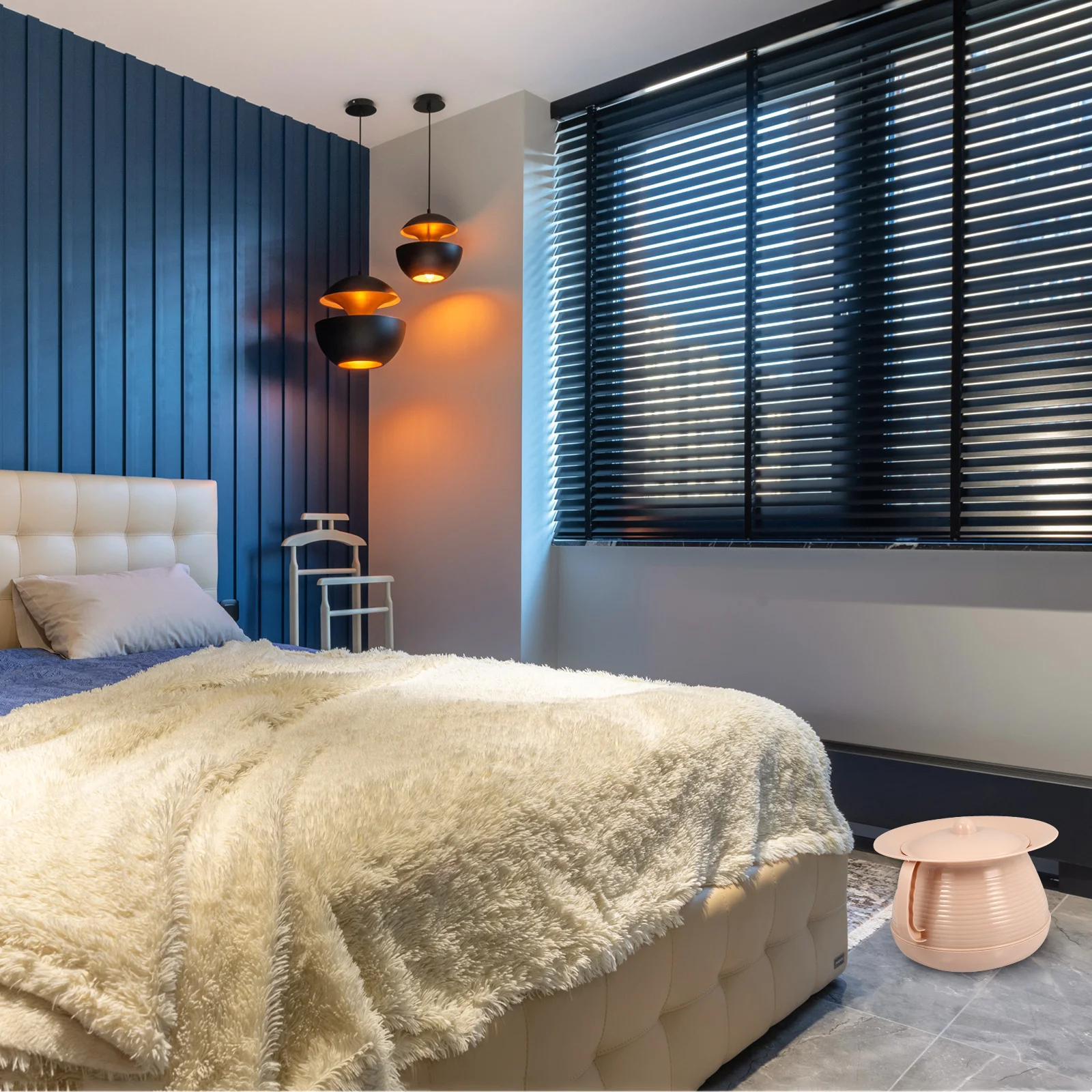 

1Pcs Multifunctional Portable Urine Pot Household Bed Pan for Elder Children Adult Easy Clean Household Spittoon