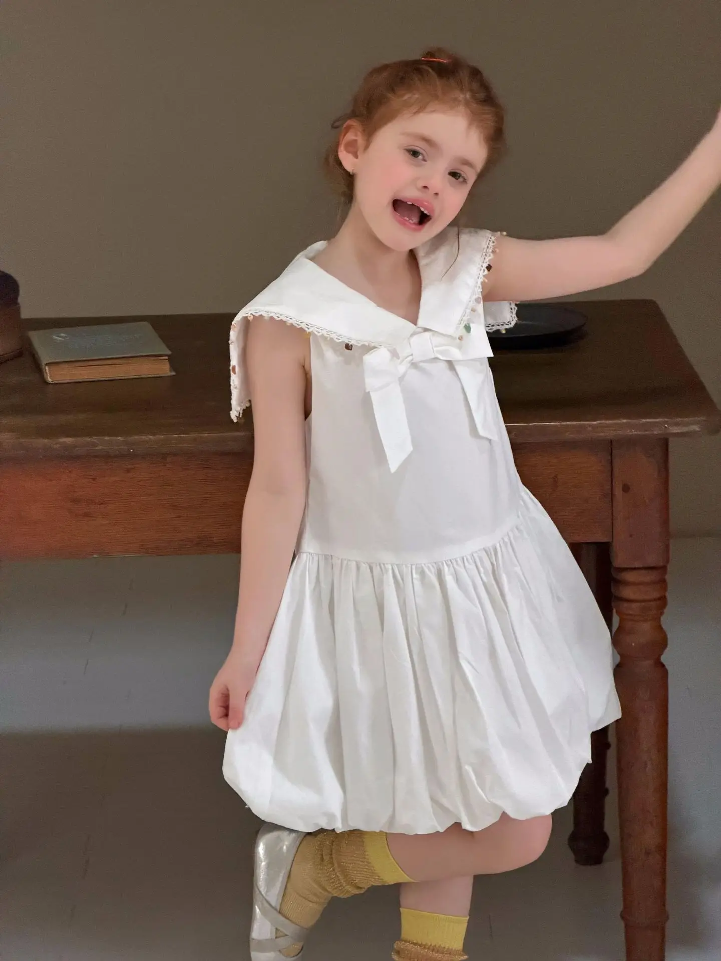 

Korean Children Clothing 2026 Summer New Girls Dress White College Style Turn-down Collar Sleeveless Dress