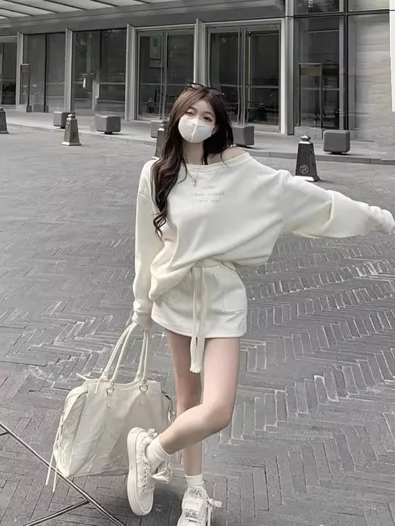 

Casual Anti-Aging Two-Piece Set Women's Large Size 300 Pounds Design Sense Autumn One Shoulder Sweatshirt Skirt Set