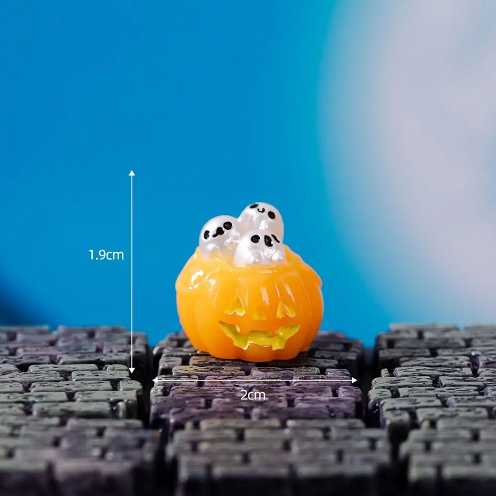 Cute Micro Landscap Halloween Crystal Ball Resin Mini Resin Faceless Ghost Easy to Carry Pumpkin Resin Ornaments Desktop